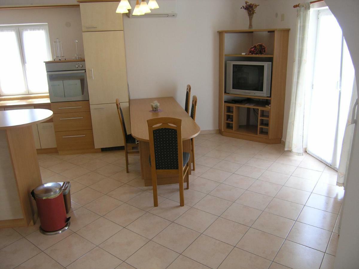 Apartman Juric Apartment Krk Town Luaran gambar